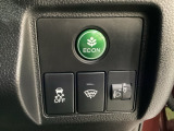 ハンドルの右側にはヘットライトリベライザーとHondaセンシング用のVSA解除スイッチなどがついています。ヘッドライトリベライザーは道路状況や積荷の加重に応じてライトの高さを調節できます。