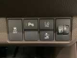 ハンドルの右側にはヘッドライトレベライザーとHondaセンシング用のメインスイッチがついています。ヘッドライトレベライザーは道路状況や積荷の加重に応じてライトの高さを調節できます。