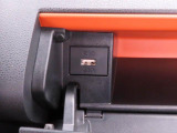 USBポートはスマートフォンの充電などにご利用いただけます♪