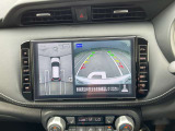 アラウンドビューモニター付きです 上から見たイメージで駐車出来ますので車庫入れの苦手な方も楽に駐車出来ます♪