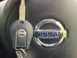 【キーレス】少し離れた場所からでもボタン一つでドアの開錠・施錠ができるのでとっても便利!ドアの鍵穴周りに傷をつけることもありません♪