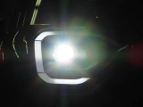 LEDオートヘッドライトを搭載しております。非常に明るく夜間走行時に非常に重宝します。