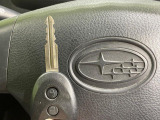 【キーレス】少し離れた場所からでもボタン一つでドアの開錠・施錠ができるのでとっても便利!ドアの鍵穴周りに傷をつけることもありません♪