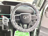 ハンドルは軽やかに回り、気持ちよく運転できます!