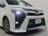 高輝度で点灯速度が速く、しかも消費電力の少ないLEDヘッドライトが装備されています!LEDの明るい光が走行中の視界の確保をサポートして、夜のドライブがより楽しく安全に運転できます♪