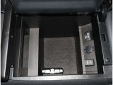 トヨタディーラーだからこそ安心保証♪トヨタロングラン保証1年間付き(無料)走行距離無制限♪全国約5000店のトヨタ販売店にてメンテナンスや万一の故障の対応が可能ですので安心です♪