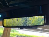 【デジタルインナーミラー】後席の大きな荷物や同乗者で後方が確認しづらい時でも安心!カメラが撮影した車両後方の映像をルームミラー内に表示。クリアな視界で状況の確認が可能です!