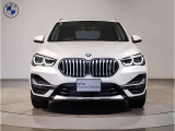 【キドニーグリル】BMWは約90年もの間、ほぼ全ての車両にひと目でBMWだと分かるこの特徴的なフロントグリルが備えられ、デザイン・アイコンとして親しまれてきました。