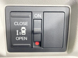 【パワースライドドア】スマートキーや運転席のスイッチでスライドドアの開閉が可能♪電動だから力を入れてドアを開ける必要が無く、小さいお子様でも、重い荷物を持っている時もラクに開け閉めできます♪