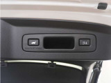 ◆予約クローズ機能付きパワーテールゲート◆キーや運転席のボタン、ハンズフリー機能など多彩なアクセスで自動開閉できます。