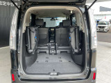 乗車人数に合わせてさまざまなアレンジができるシート。