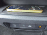 置くだけ充電機能などアクセサリーも充実