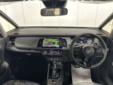 水平基調のインテリアデザインがすっきりとした車内と見晴らしのよい視界を与えてくれます♪