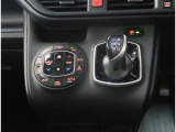 【オートエアコン】1年中快適な室内を提供!車内温度を設定すると、風量を自動で調整してくれます。