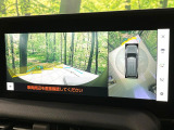 【パノラミックビューモニター】専用のカメラにより、上から見下ろしたような視点で360度クルマの周囲を確認することができます☆死角部分も確認しやすく、狭い場所での切り返しや駐車もスムーズに行えます。