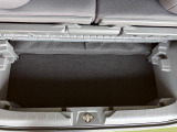 フレキシブルボードを開けることで高さのある荷物も載せることができます。