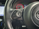 ステアリングスイッチ装備!運転しながら手元でオーディオの操作などができます。