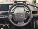 【ステアリングスイッチ】運転中、前方から目線をそらすことなく、オーディオ等の操作が可能な便利機能!安心&快適なドライブを演出してくれます♪