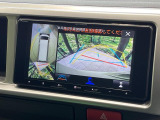 【パノラミックビューモニター】専用のカメラにより、上から見下ろしたような視点で360度クルマの周囲を確認することができます☆死角部分も確認しやすく、狭い場所での切り返しや駐車もスムーズに行えます。