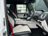 スタッフ全員が自動車保険の資格を保有しており、万が一の事故の際のサポート体制を整えております。