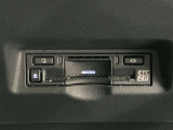 高速道路で便利な【ETC2.0】を装備しています。光ビーコン搭載で渋滞情報などナビゲーションと連動することで機能も充実いたします。他、観光施設に立ち寄るための高速料金割引サービス等もございます。