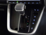 電動パーキングブレーキ・ブレーキホールドを装備してます。ホールド機能は信号待ちが多い一般道で疲労軽減になり、大好評です!