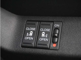 ◆両側電動スライドドア◆狭い駐車場でも乗り降りが楽々♪お子様が隣の車にドアを当ててしまう心配もございません!小さなお子様連れの方もこれで安心。