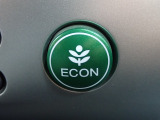 エンジン、エアコンなどを制御し低燃費な『ECONモード』に、また走りを楽しみたいとき、空調など快適性を重視したいときにはスイッチOFFで通常モードに切り替えができます!