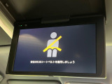 【純正12型後席モニター】家族や友人とお出かけする機会が多い方に大人気の後席モニターを装備!見やすい位置に画面がありテレビやDVDの視聴も快適!友達もお子様も、後席にしか乗らなくなるかも??