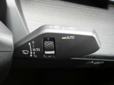 BMW SOSコール:エアバックが展開するような事故が発生した時に、車両に搭載されている通信端末から自動的にBMW SOSコールセンターにSOSコールが発信されます。