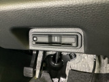 ハンドルの真下にETCがついています。高速道路の料金所の通過も楽々です。 カードの取り出しもしやすい場所についています。