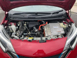 e-POWERはエンジンを発電専用にしてエンジンの作動時間を短縮。さらに、ごくわずかな減速でも回生エネルギーがとれるよう設定して、あらゆる走りのシーンで優れた燃費性能を発揮します。