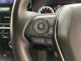 運転中、オーディオの操作をしてて、ハッとしたことはありませんか?ステアリングスイッチは、運転中でもハンドルでオーディオの操作が可能です。安全なドライブをサポートします。