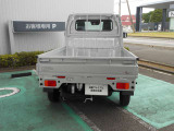 三方開きの荷台、仕事がはかどります。