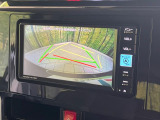 【バックカメラ】駐車時に後方がリアルタイム映像で確認できます。大型商業施設や立体駐車場での駐車時や、夜間のバック時に大活躍!運転スキルに関わらず、今や必須となった装備のひとつです!
