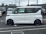 当店は照明・屋根付きスペースございますので雨天時も安心して現車確認が可能です。