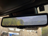【デジタルインナーミラー】後席の大きな荷物や同乗者で後方が確認しづらい時でも安心!カメラが撮影した車両後方の映像をルームミラー内に表示。クリアな視界で状況の確認が可能です!