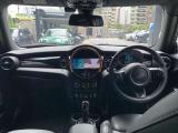 弊社お客様より頂いた下取車やデモカーが在庫の多くを占めています。車の経歴や整備記録が分かり、ご安心してお車をお選び頂ける正規ディーラーならではのラインナップでございます。