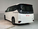 広い展示場にゆったりと展示をしております。ベビーカーでもゆっくりと車をご覧いただけますよ!