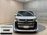 お車購入のポイントとなるフロントマスクです。上質で迫力あるデザインですね☆☆