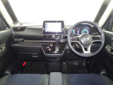 「NISSAN 認定中古車」です。ワイド保証1年付(期間中走行距離無制限)全国の日産サービス工場で保証が受けられます。ご購入後も1ヶ月または1,000km点検が無料で受けられます♪