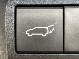 【パワーバックドア】スマートキーや運転席のボタンを押すだけでリアゲートが自動で開閉します!荷物を持っている時や、高い位置にあるバックドアを閉める際に便利な機能です♪