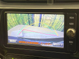 【バックカメラ】駐車時に後方がリアルタイム映像で確認できます。大型商業施設や立体駐車場での駐車時や、夜間のバック時に大活躍!運転スキルに関わらず、今や必須となった装備のひとつです!
