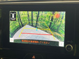 【バックカメラ】駐車時に後方がリアルタイム映像で確認できます。大型商業施設や立体駐車場での駐車時や、夜間のバック時に大活躍!運転スキルに関わらず、今や必須となった装備のひとつです!