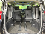 普段のお買い物や通勤、送迎等に十分な荷室スペースを確保しております。セカンドシートを倒すと、大きな荷物の積載も可能です♪