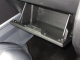 豊富な収納で、いつもすっきりとした車内、ほしい場所にちょうど良い収納を備えました。