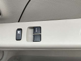 前席パワーウィンドウ装備です。