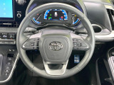 【純正革巻きステアリング】上質な革を使用することで、手にしっかり馴染みとても運転しやすいハンドルです♪