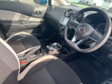 ドライバーを中心の操作性の良い運転席