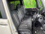 運転席まわりには十分なスペースがあり、大柄な方でもゆったり運転していただける環境です。